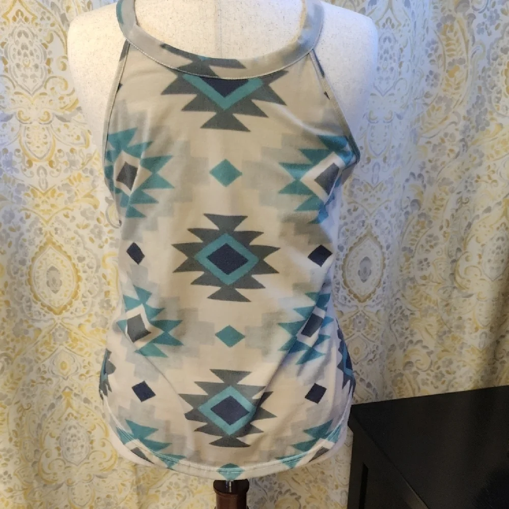 Geometric Patterned Halter Top - Picture 3 of 4